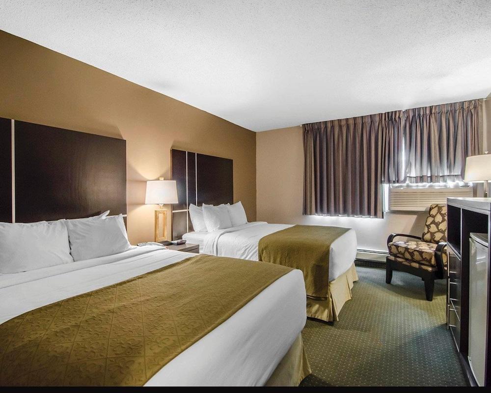 Hotel Ramada By Wyndham Whitecourt Exteriér fotografie