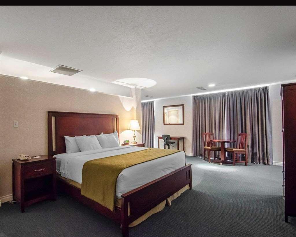 Hotel Ramada By Wyndham Whitecourt Pokoj fotografie