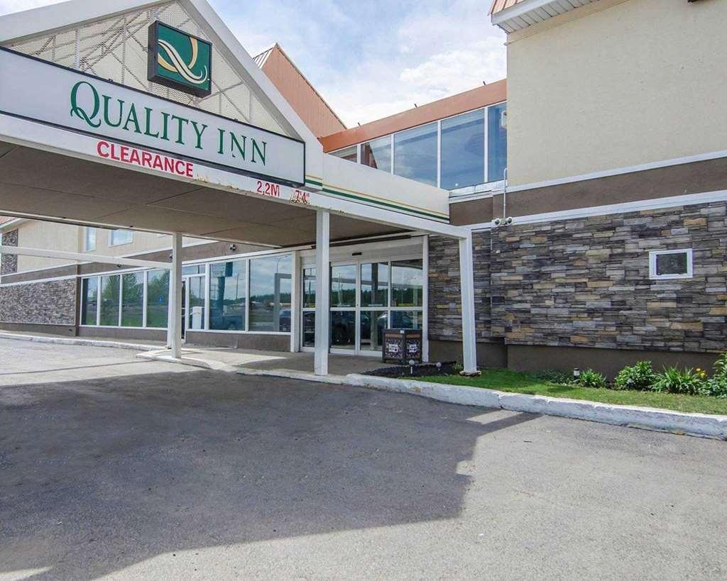 Hotel Ramada By Wyndham Whitecourt Exteriér fotografie