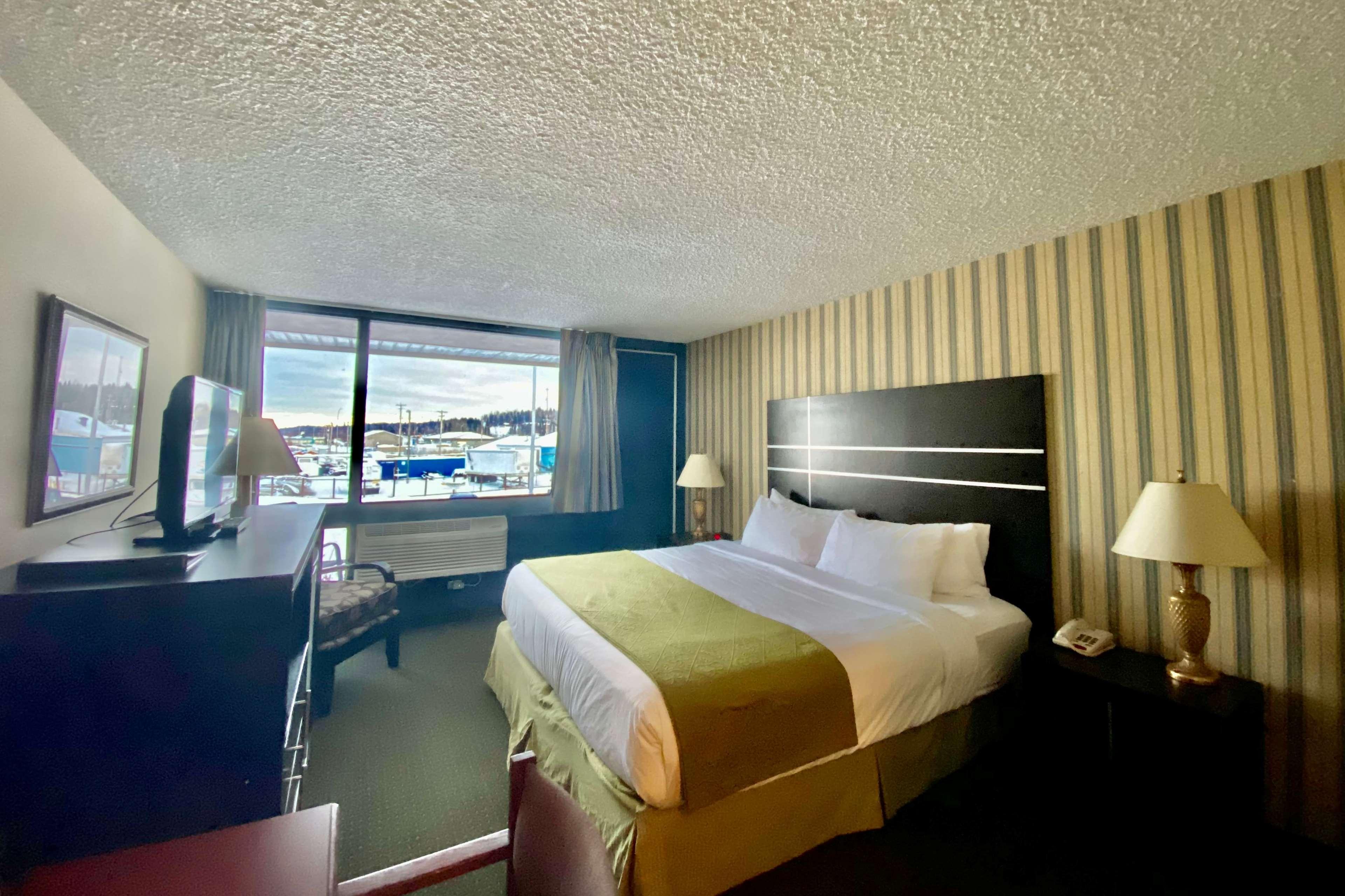 Hotel Ramada By Wyndham Whitecourt Exteriér fotografie