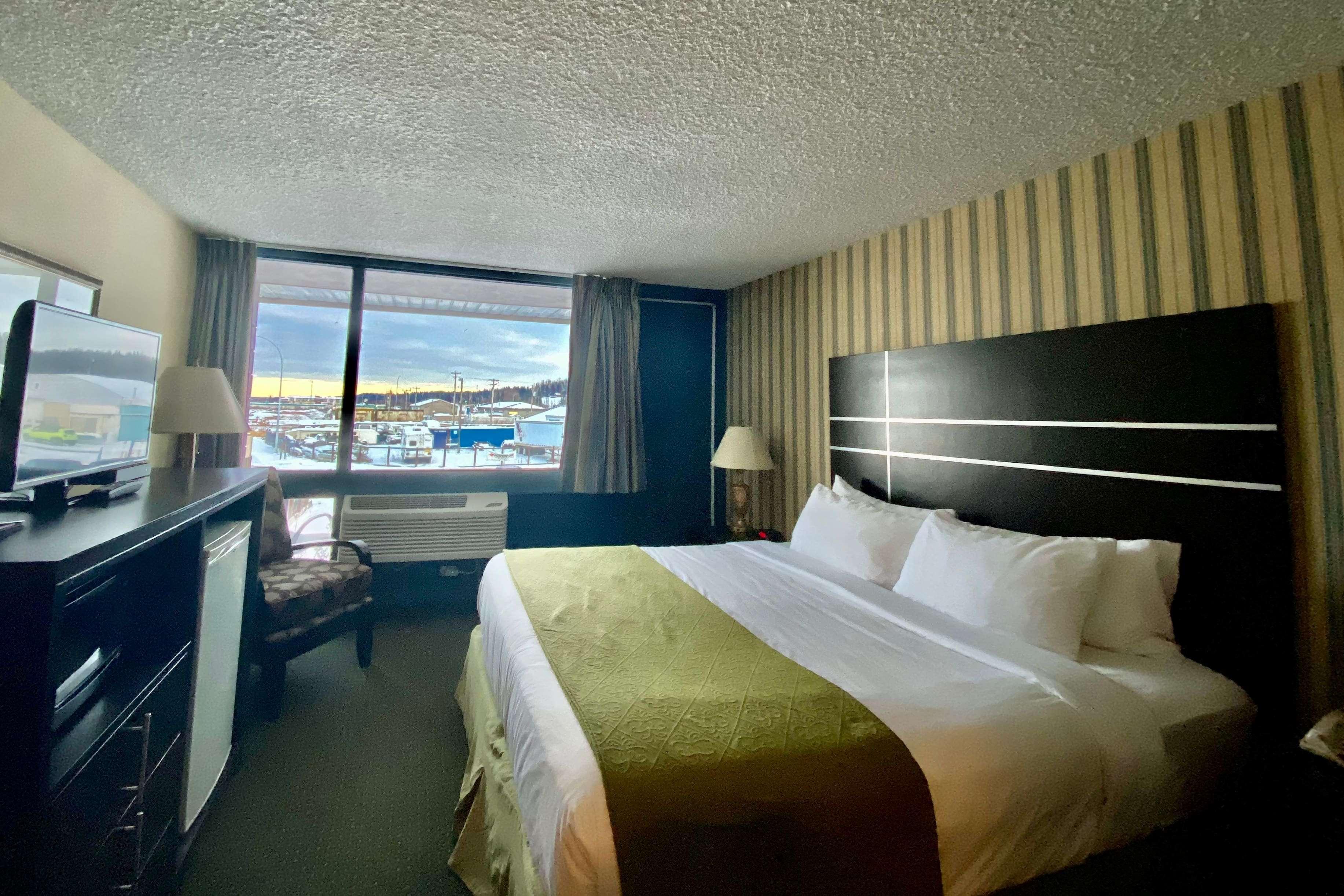 Hotel Ramada By Wyndham Whitecourt Exteriér fotografie