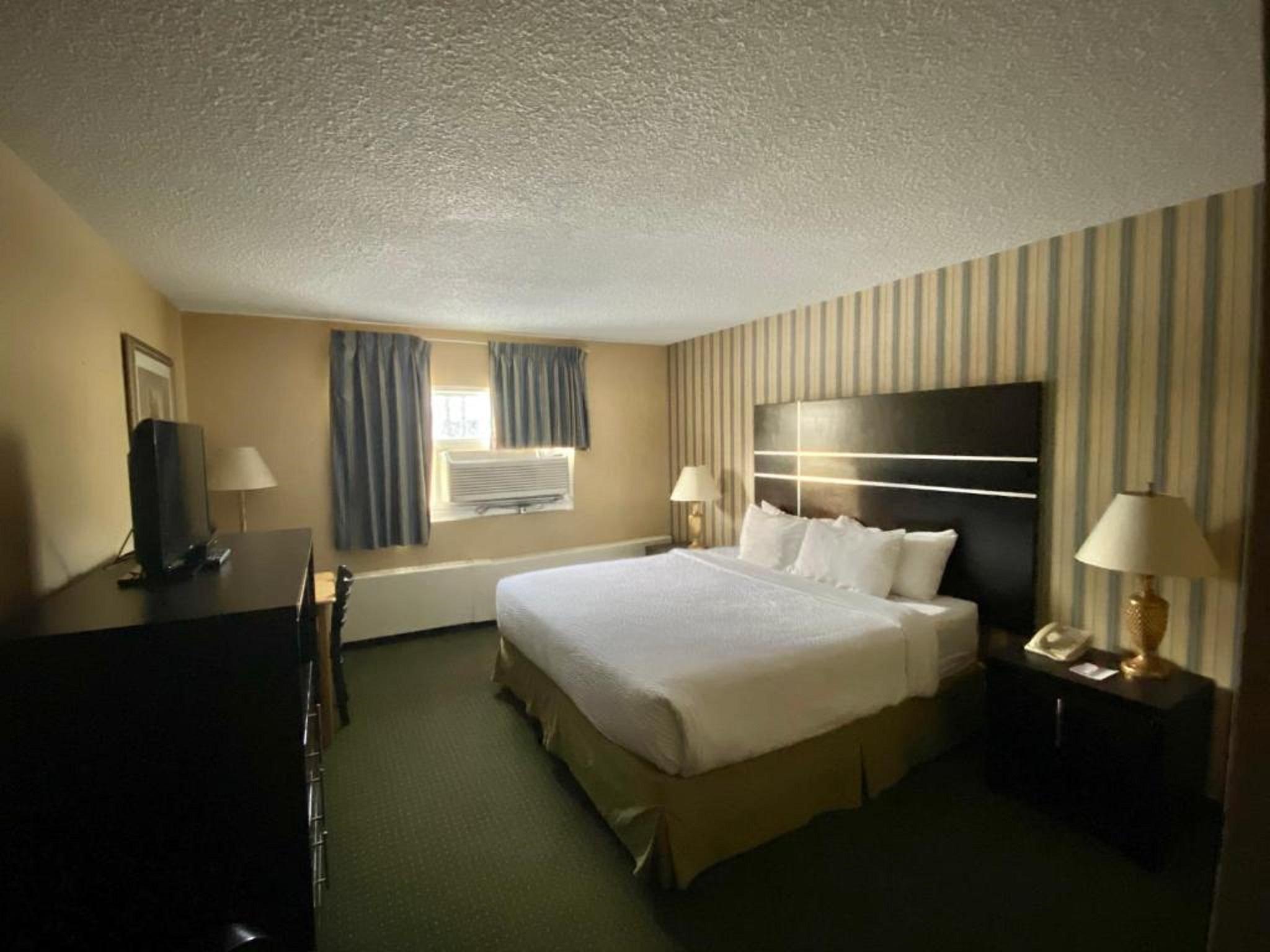 Hotel Ramada By Wyndham Whitecourt Exteriér fotografie