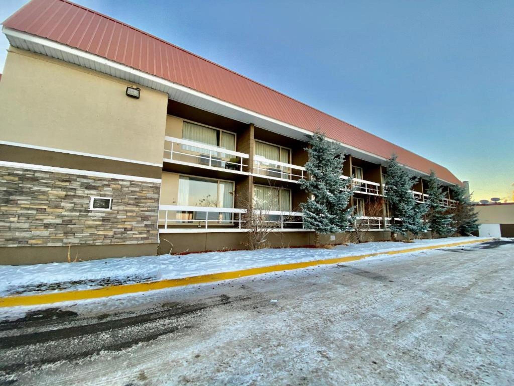 Hotel Ramada By Wyndham Whitecourt Exteriér fotografie