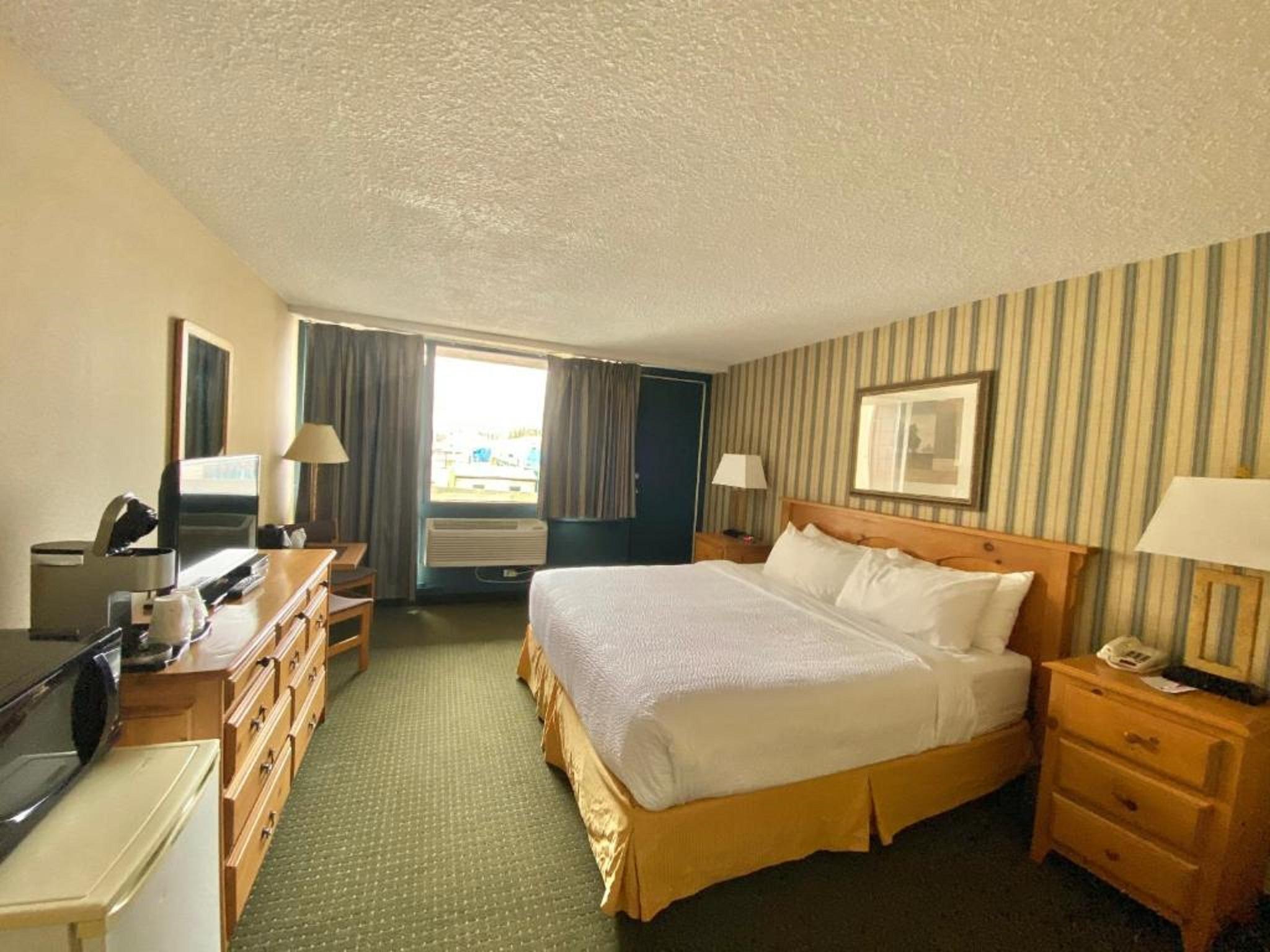 Hotel Ramada By Wyndham Whitecourt Exteriér fotografie