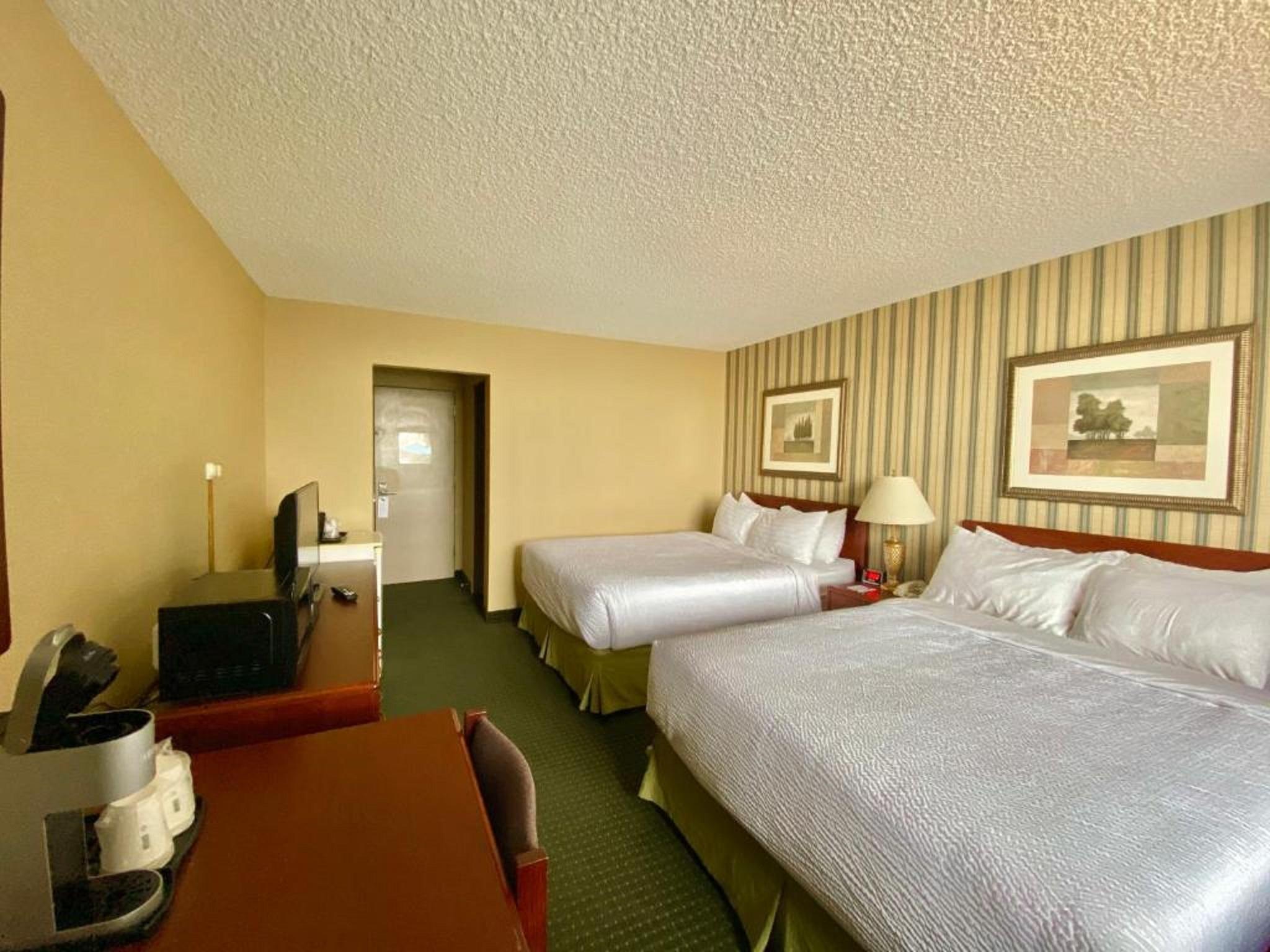 Hotel Ramada By Wyndham Whitecourt Exteriér fotografie