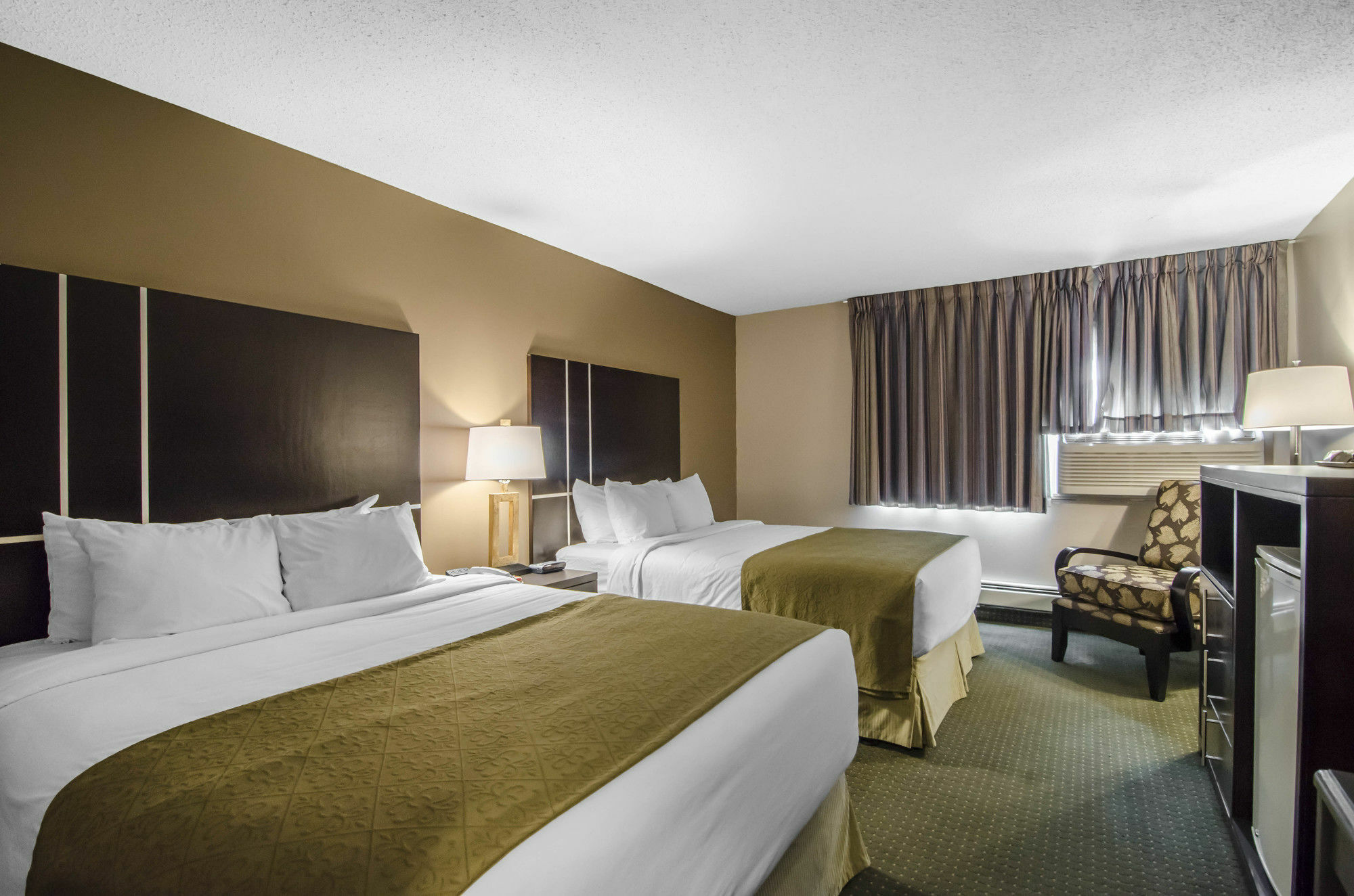 Hotel Ramada By Wyndham Whitecourt Exteriér fotografie